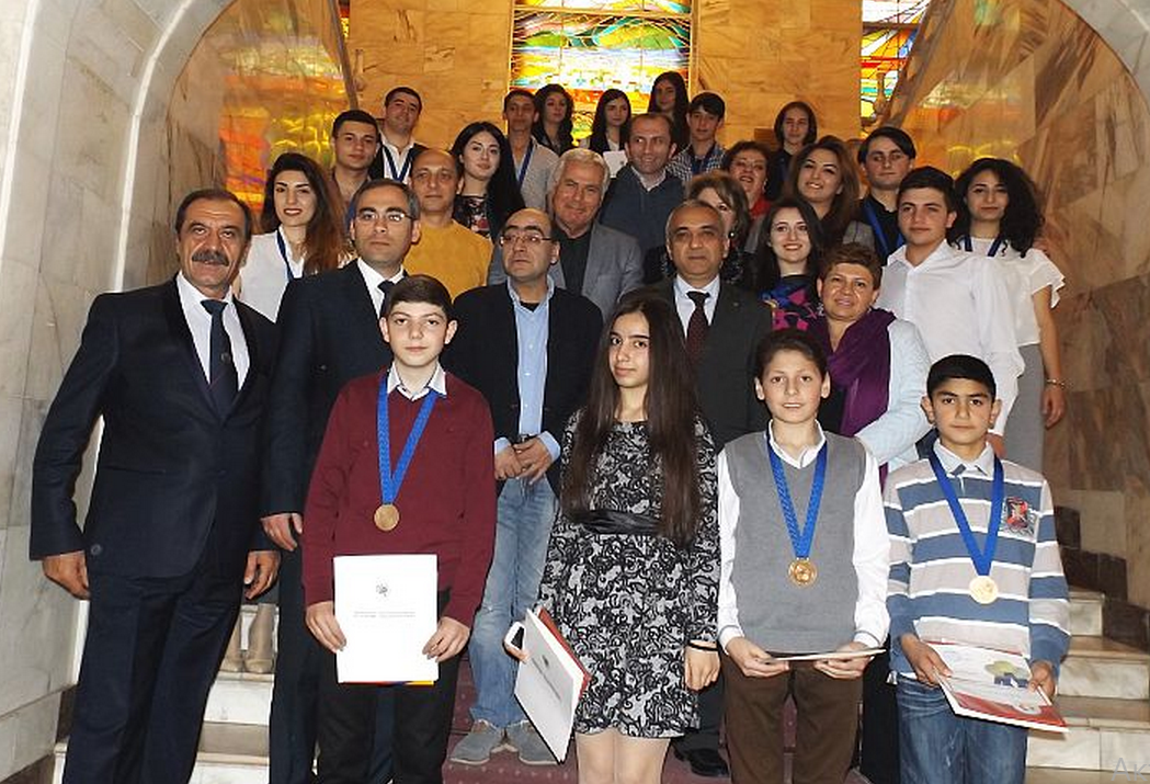 11 мая 2015 года состоялась встреча заместителя Министра культуры Республики Армения А.А.Погосян с лауретами юбилейных Десятых молодежных Дельфийских игр государств-участников СНГ, в ходе которой прошла церемония награждения благодарностями Министерства к