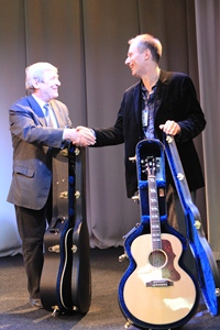 19 мая 2013 года компания «Гибсон» предоставила 2 гитары в качестве призов для золотых лауреатов в номинации «Классическая гитара» обоих возрастных групп: 16-20 лет и 21 год - 25 лет